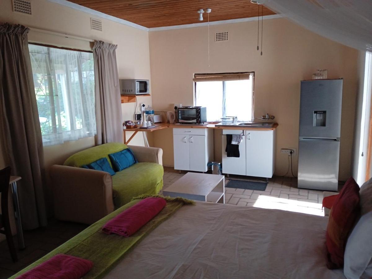 Geckos B&B And Self-Catering Коффи-Бей Экстерьер фото
