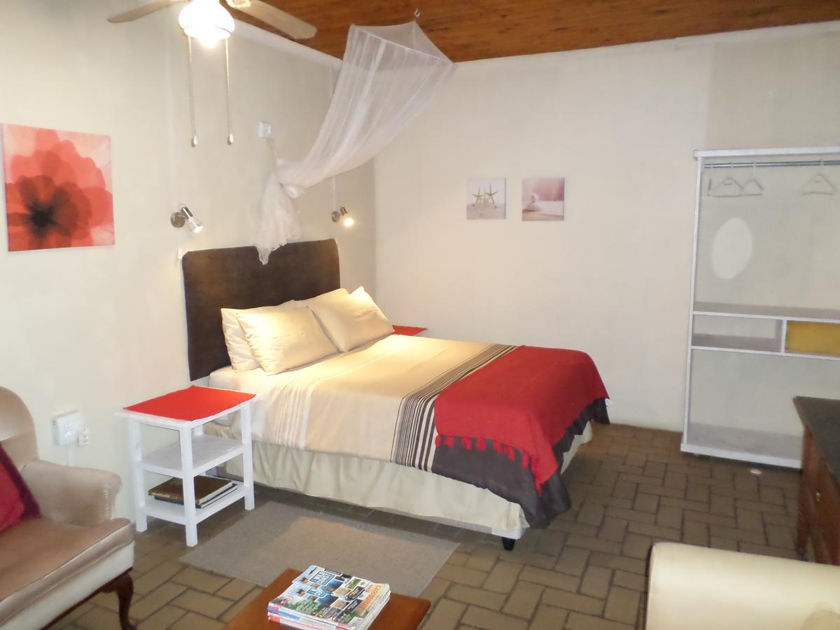 Geckos B&B And Self-Catering Коффи-Бей Экстерьер фото