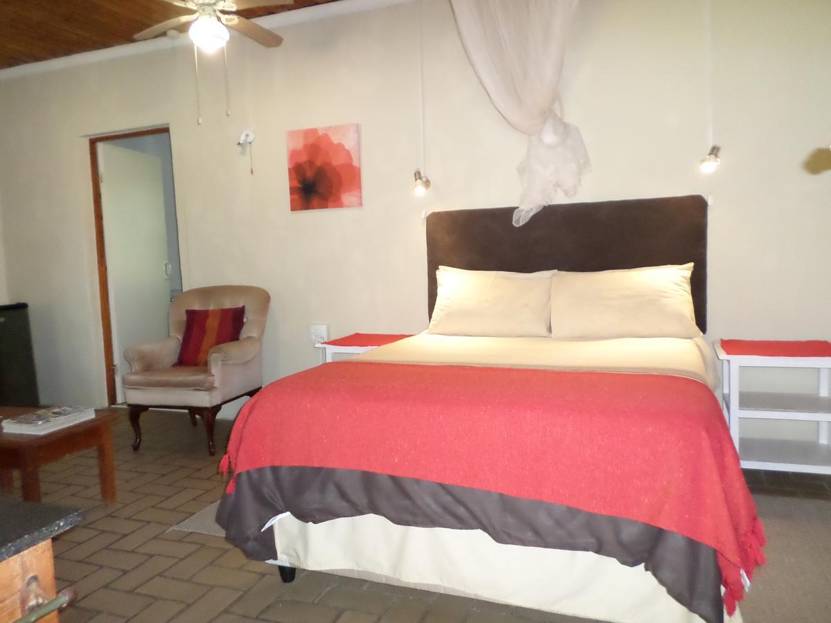 Geckos B&B And Self-Catering Коффи-Бей Экстерьер фото